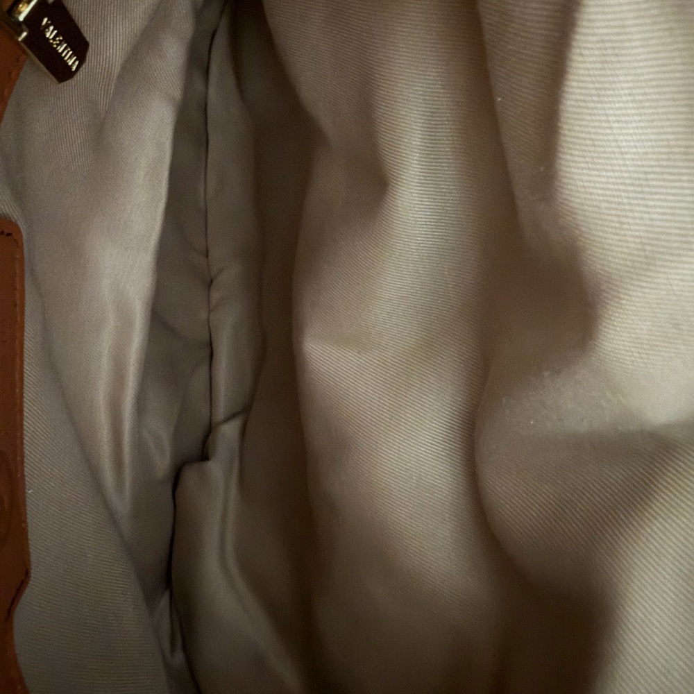 Elegant Valentina Cream and Tan Leather Shoulder Bag - Picture 5 of 6